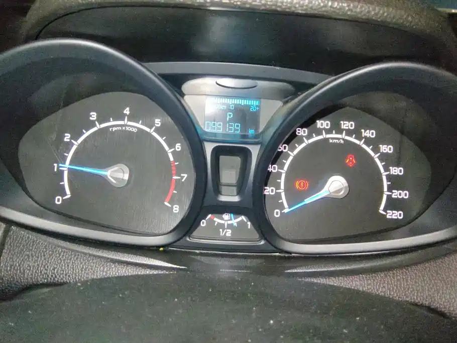 Ford Ecosport 2014 — фото 14