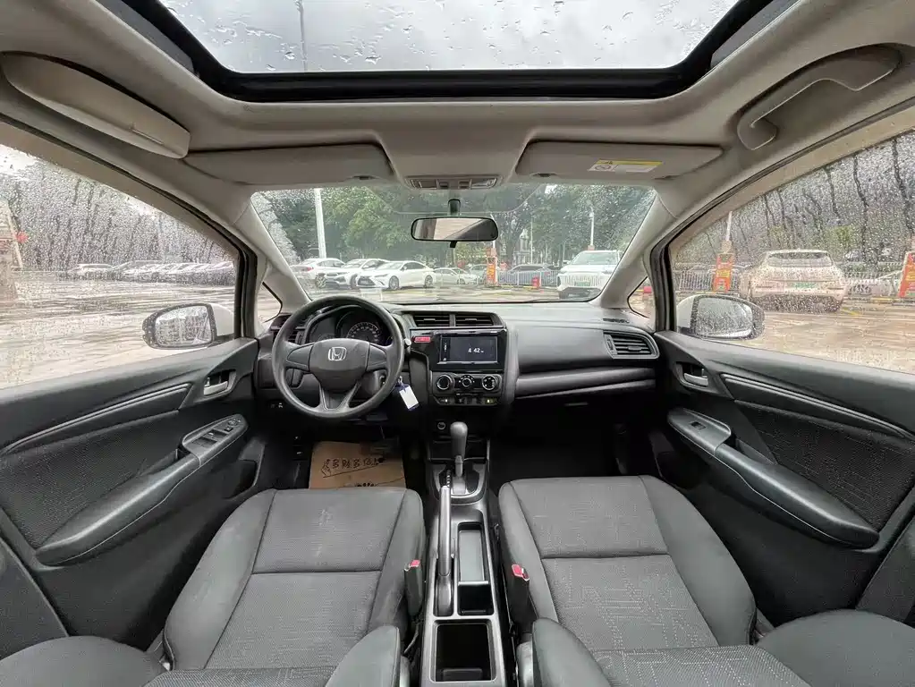 Honda Fit 2017 — фото 13