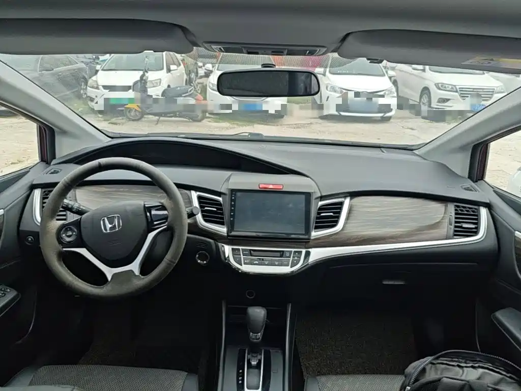 Honda Jade 2017 — фото 10