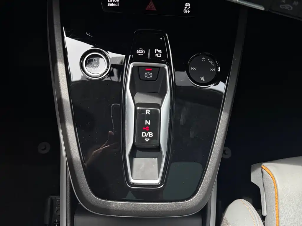 Audi Q5 e-tron 2022 — фото 31