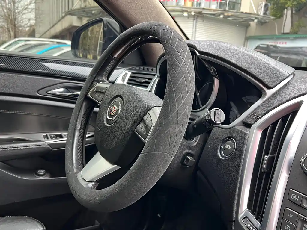 Cadillac SRX 2012 — фото 19