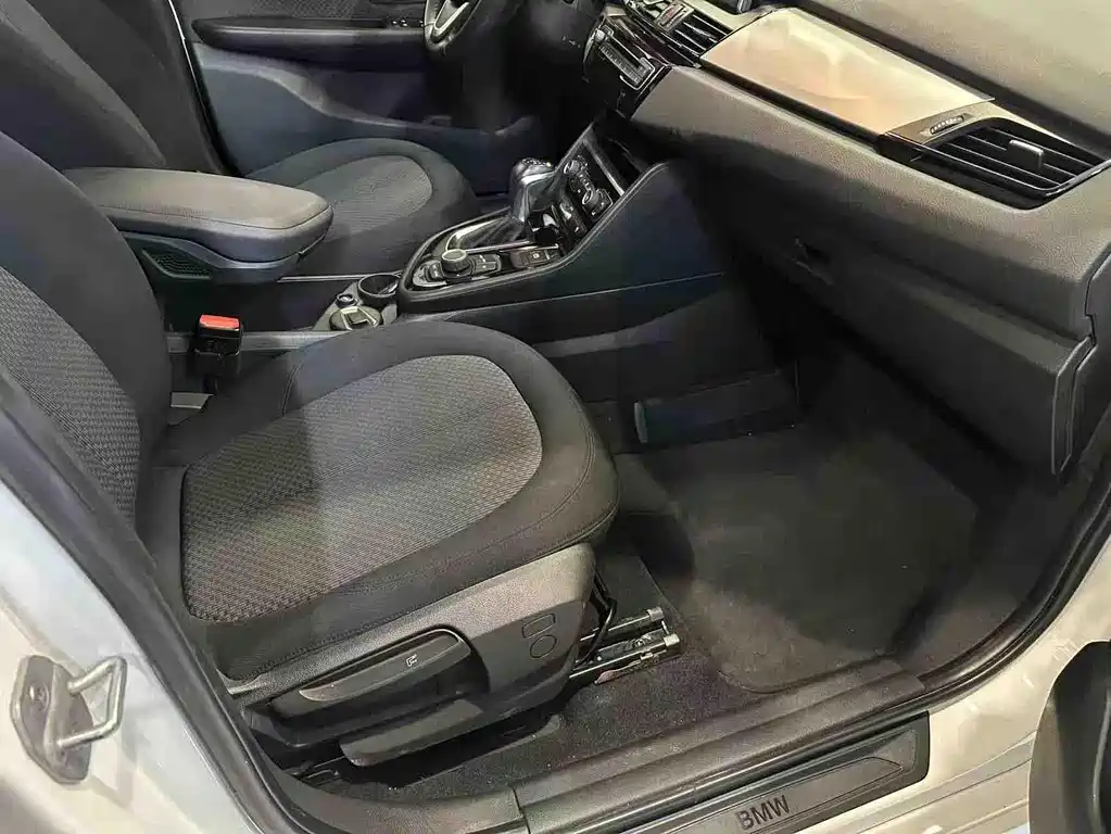 BMW 2 Series Active Tourer 2015 — фото 13