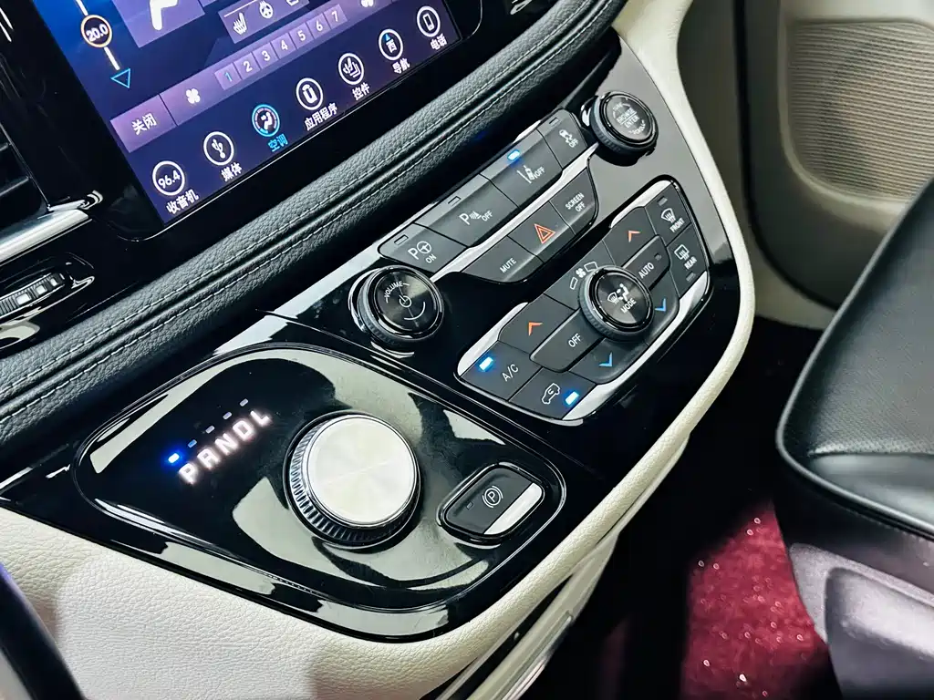 Chrysler Grand Voyager 2020 — фото 11