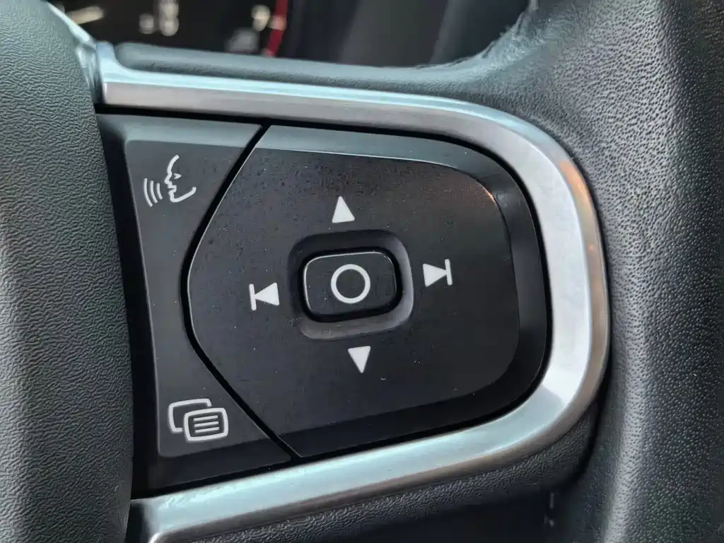 Volvo XC60 2018 — фото 21