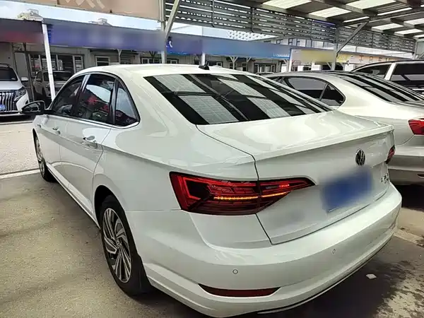 Volkswagen Sagitar 2022