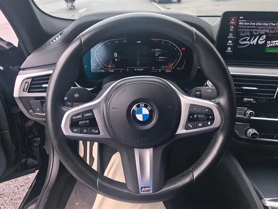 BMW 5 Series 2023 — фото 15