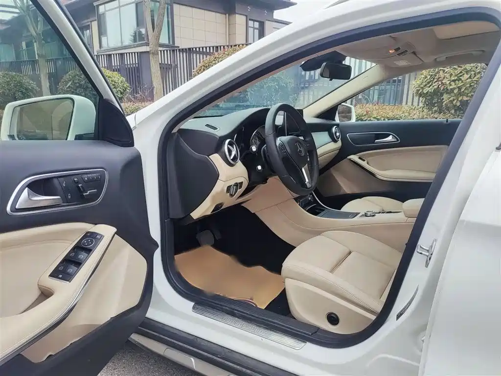 Mercedes-Benz GLA 2016 — фото 13