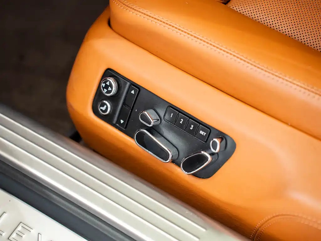 Bentley Flying Spur 2012 — фото 38