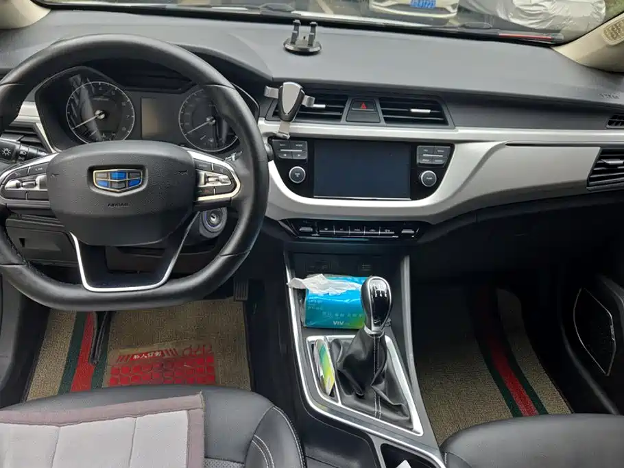 Geely Vision X3 2020 — фото 12