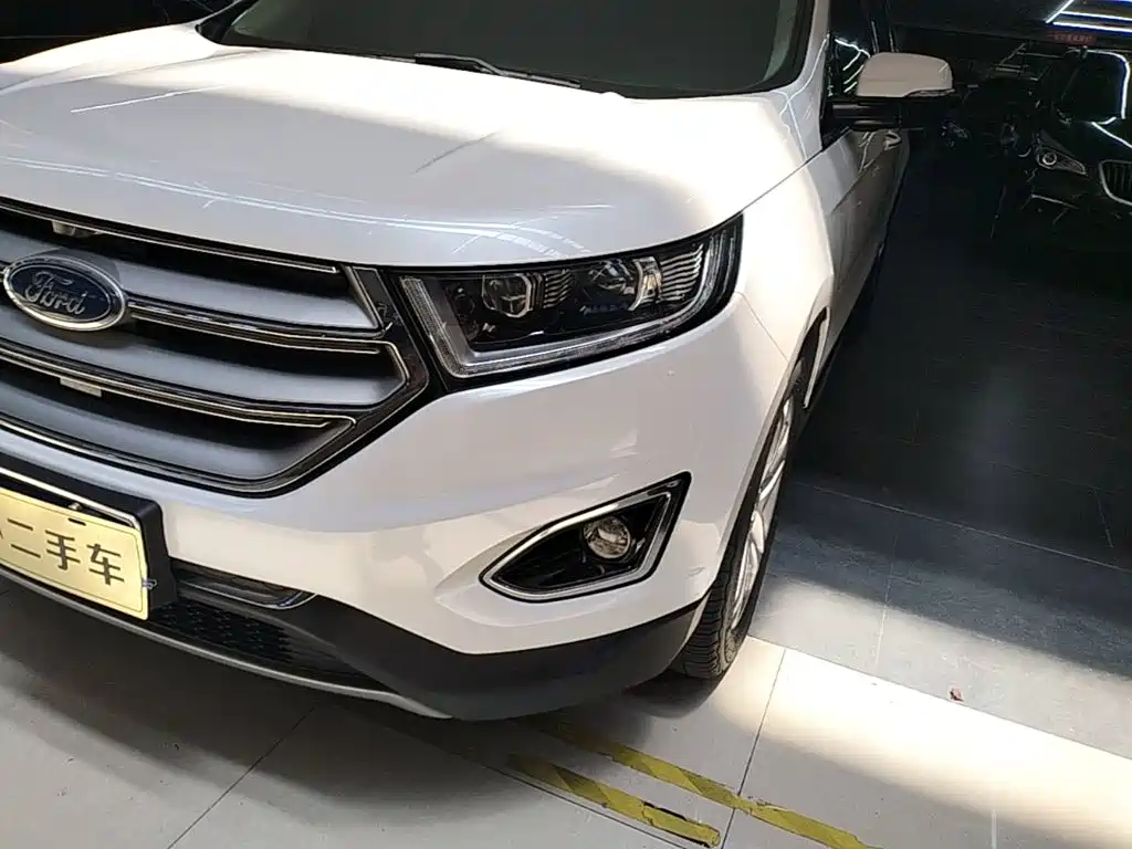 Ford Edge 2019 — фото 18