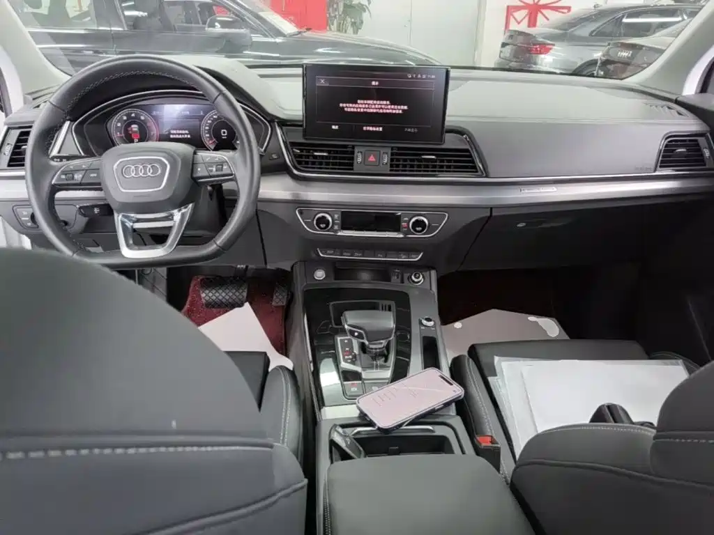 Audi Q5L 2023 — фото 16