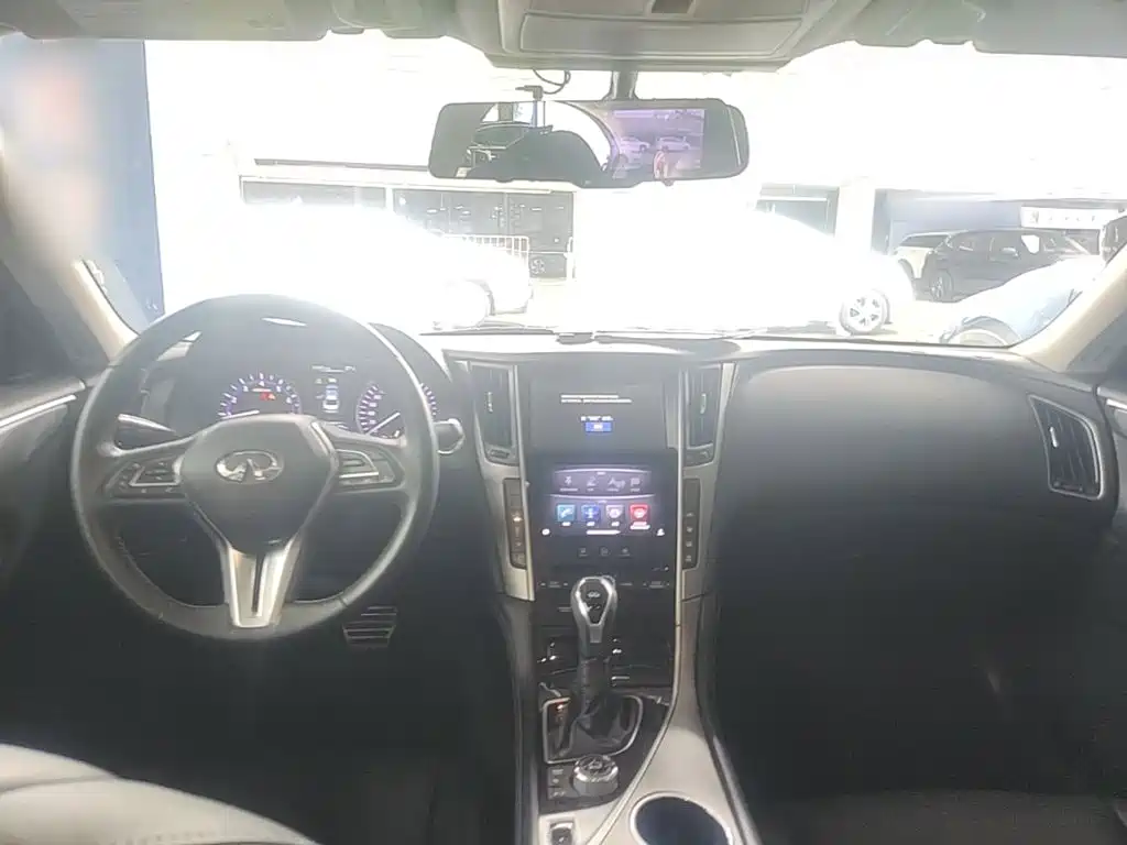 Infiniti Q50L 2015 — фото 10