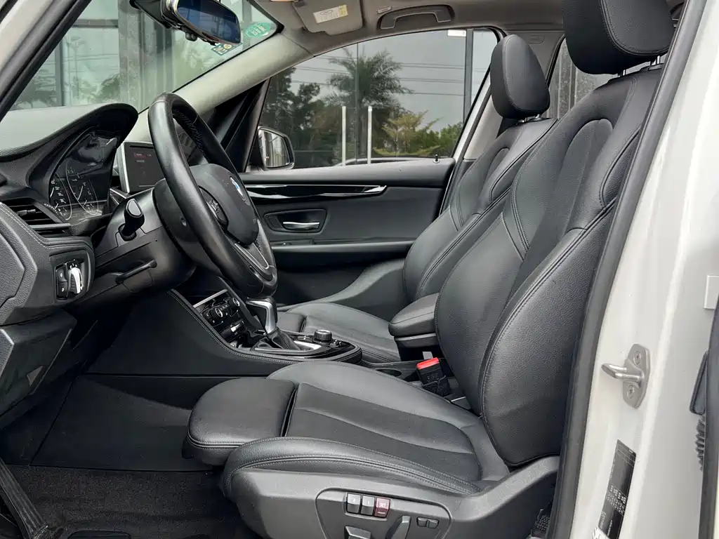 BMW 2 Series Active Tourer 2018 — фото 6