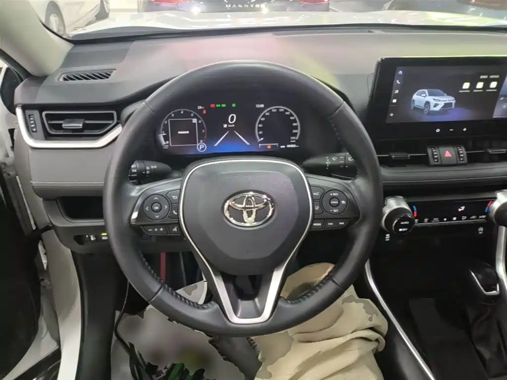 Toyota Wildlander 2023 — фото 11