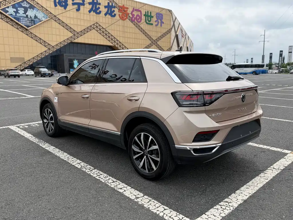 Volkswagen T-Roc 2023 — фото 6
