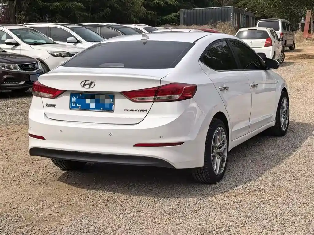 Hyundai Elantra 2020 — фото 2