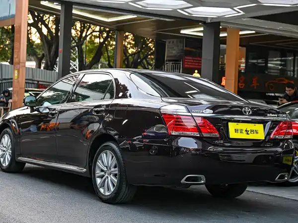 Toyota Crown 2012