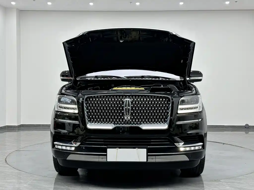 Lincoln Navigator 2019 — фото 27