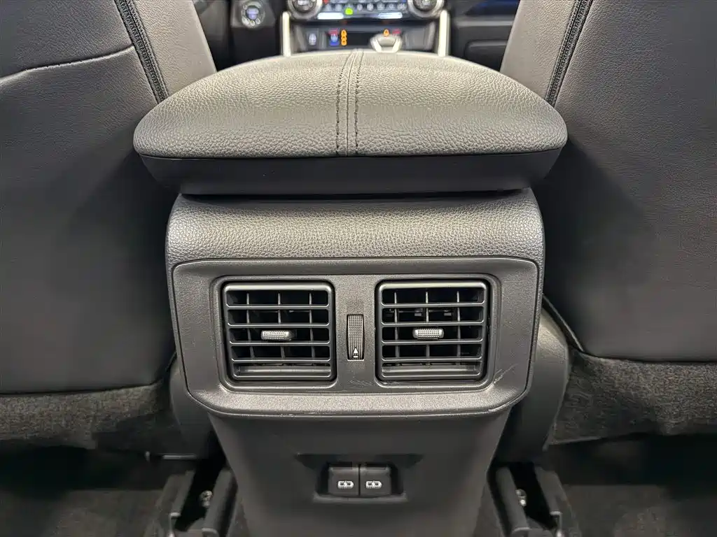 Toyota Wildlander 2023 — фото 25