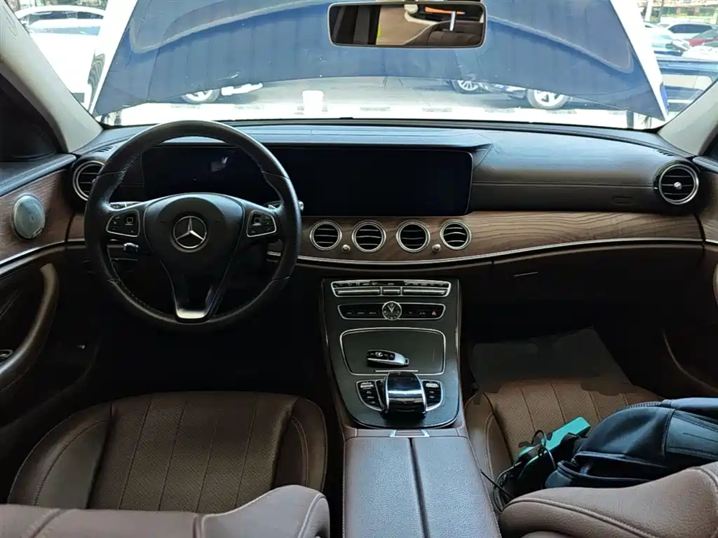 Mercedes-Benz E-Class 2018 — фото 10