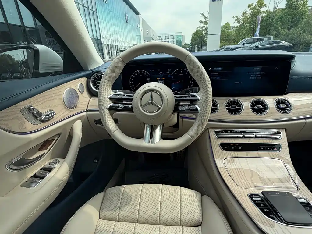Mercedes-Benz E-Class 2023 — фото 9