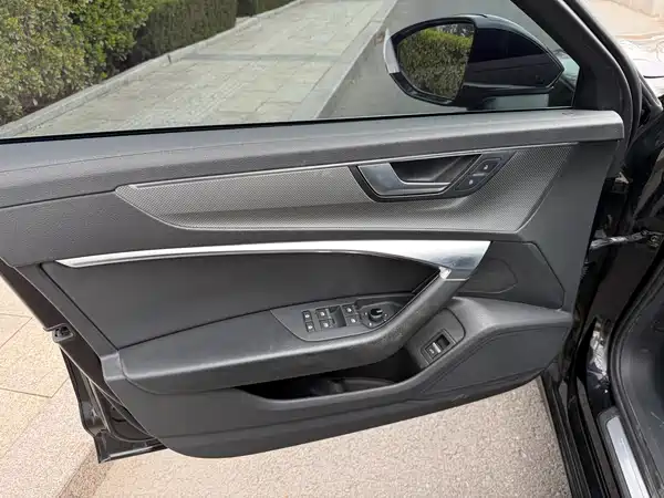 Audi A6L 2022