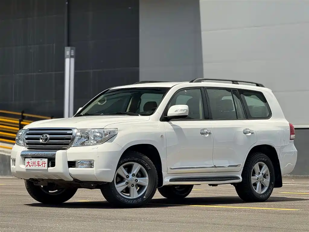 Toyota Land Cruiser 2010 — фото 9
