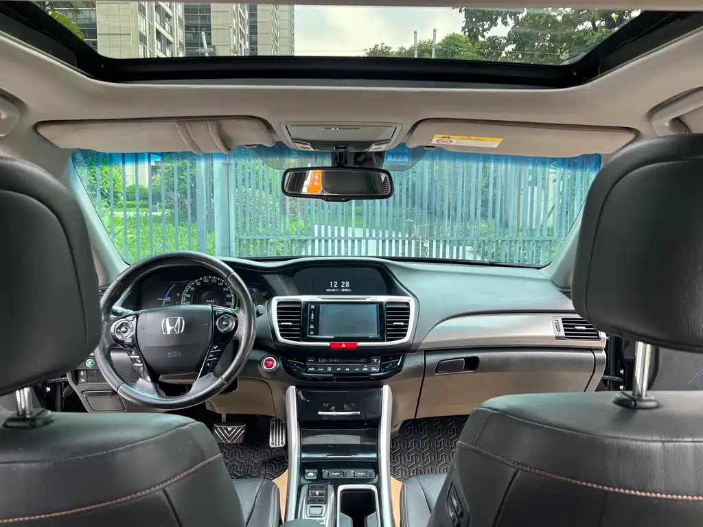 Honda Accord 2017 — фото 13