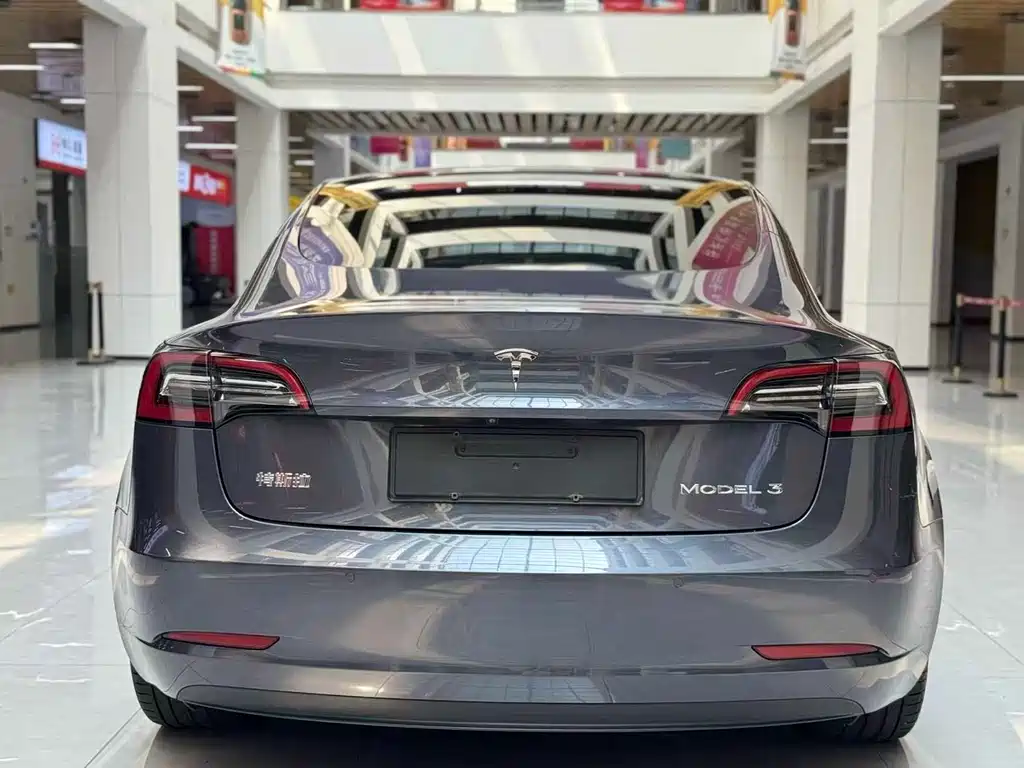 Tesla Model 3 2021 — фото 31