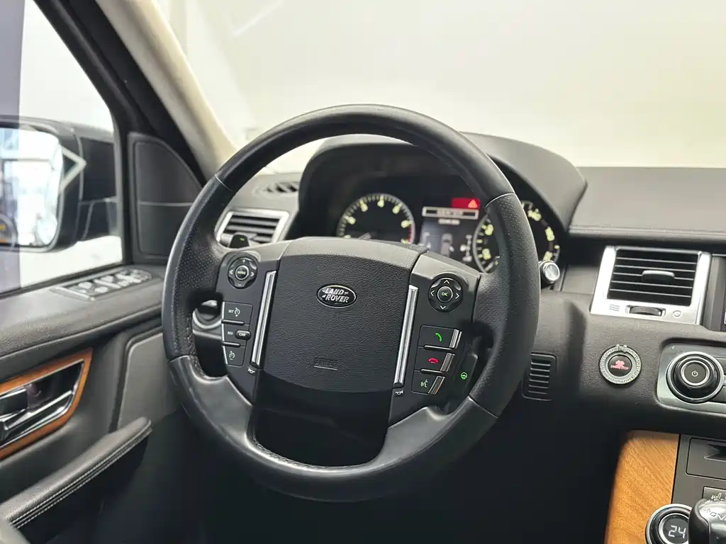 Land Rover Sport 2012 — фото 36