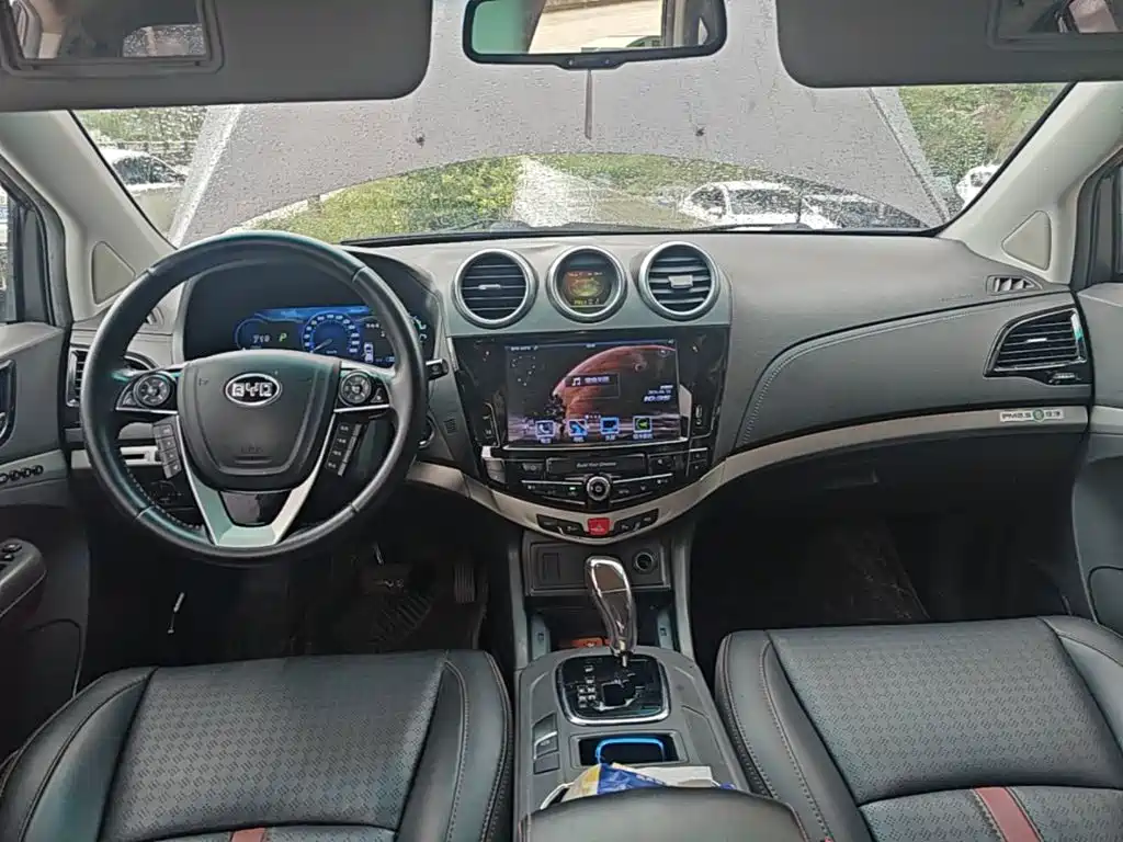 BYD S7 2015 — фото 10