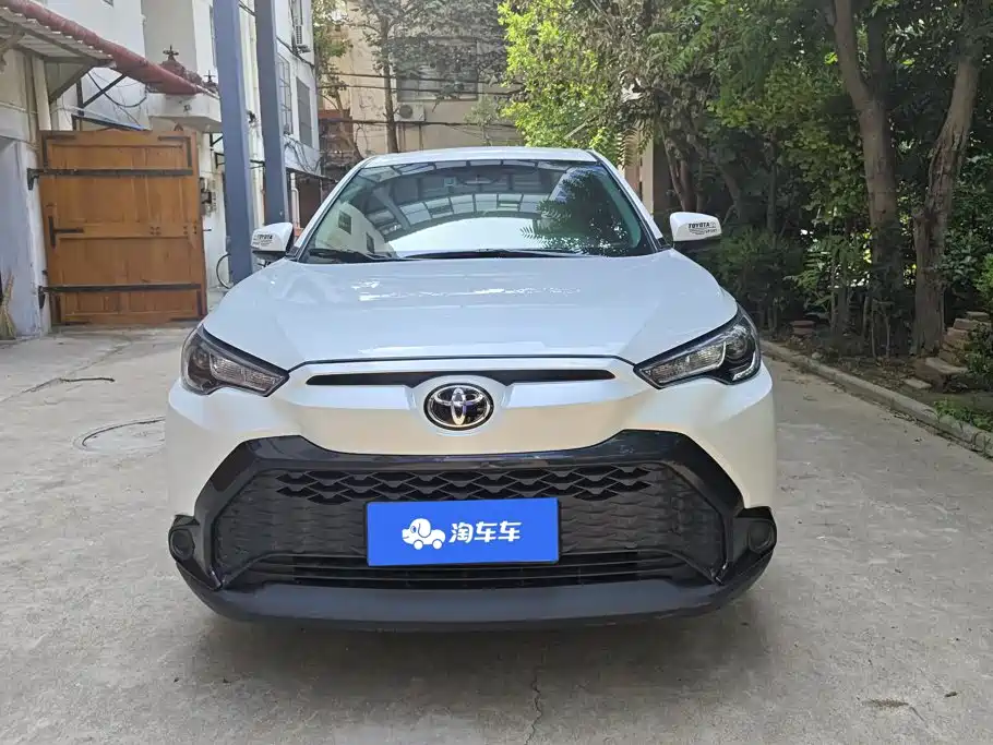 Toyota Frontlander 2024