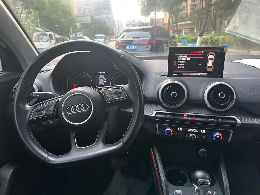 Audi Q2L 2022 — фото 25