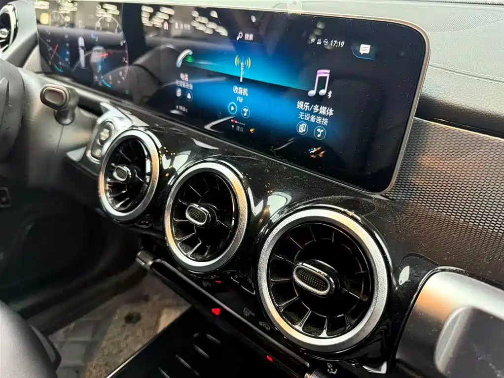 Mercedes-Benz GLB 2020 — фото 13