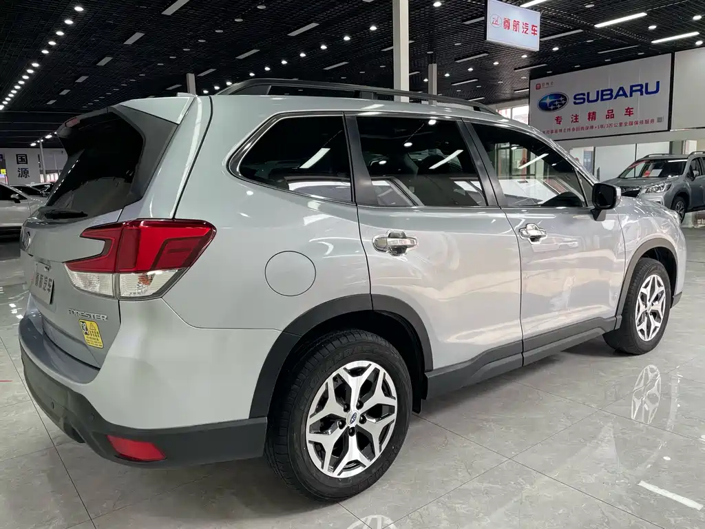 Subaru Forester 2021 — фото 8