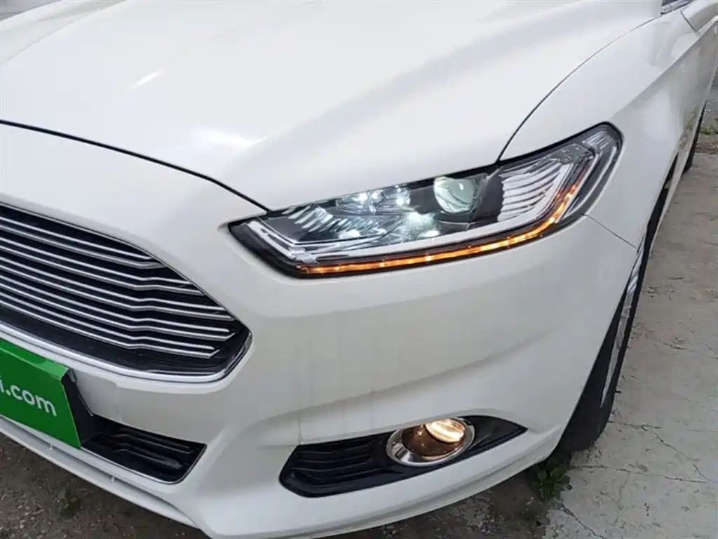 Ford Mondeo 2016 — фото 24