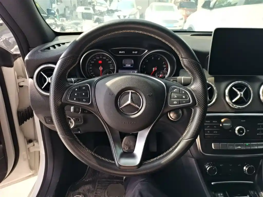 Mercedes-Benz CLA 2018 — фото 11