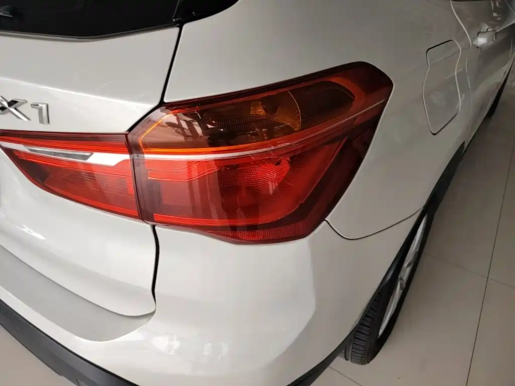 BMW X1 2017 — фото 8