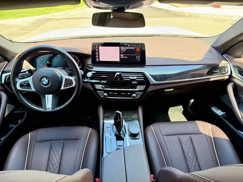 BMW 5 Series 2022 — фото 14