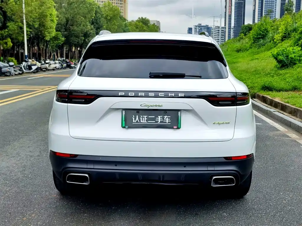 Porsche Cayenne Hybrid 2019 — фото 6