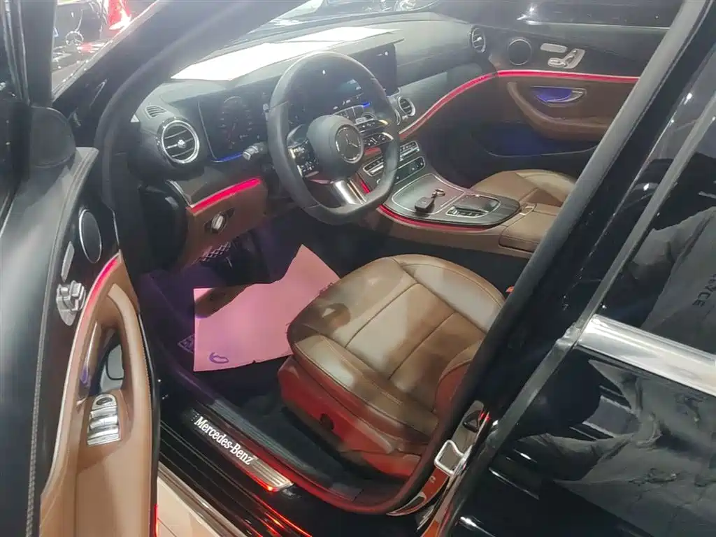 Mercedes-Benz E-Class 2021 — фото 16