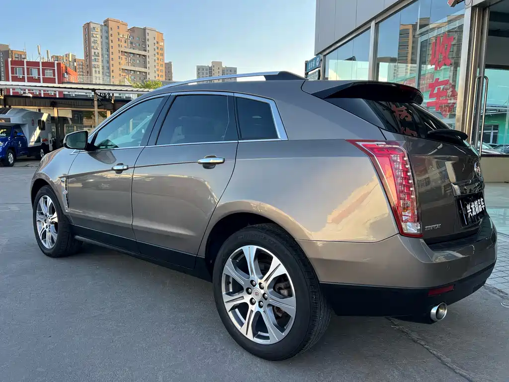 Cadillac SRX 2012 — фото 15