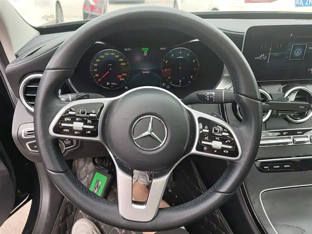 Mercedes-Benz C-Class 2019 — фото 11