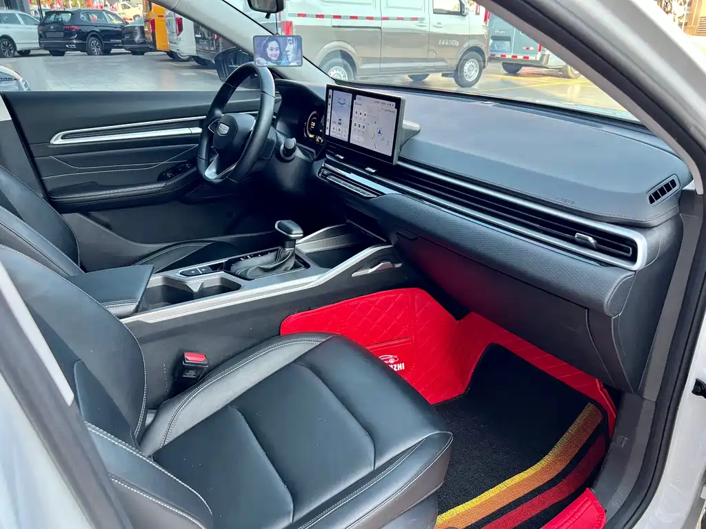 Geely Emgrand 2024