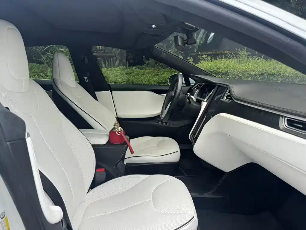 Tesla Model S 2014 — фото 14