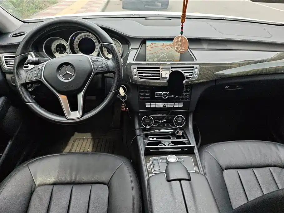 Mercedes-Benz CLS 2013 — фото 12