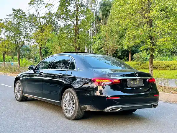Mercedes-Benz E-Class 2022
