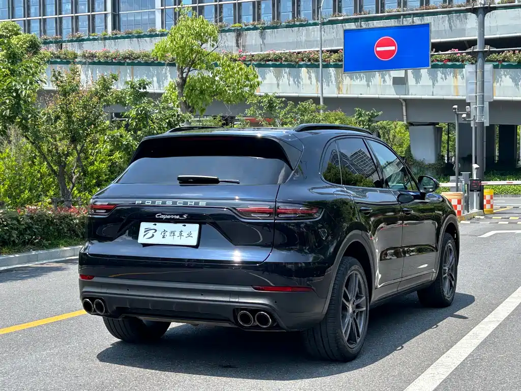 Porsche Cayenne 2019 — фото 9