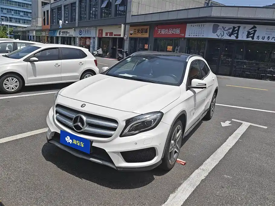 Mercedes-Benz GLA 2015 — фото 1