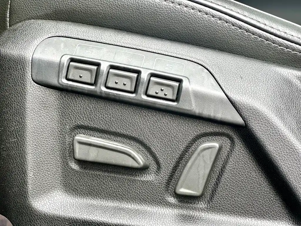Qoros 3 2015 — фото 15